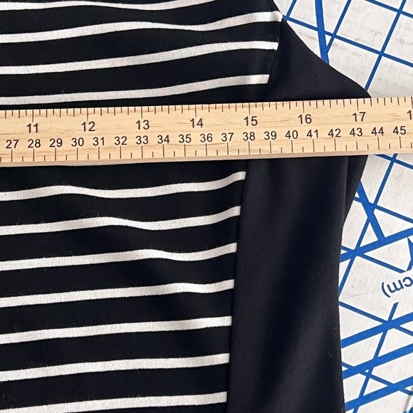 LAFAYETTE 148 NY SLEEVELESS SHEATH DRESS SZ MED BLACK WHITE VISCOSE SLIMMING - Picture 7 of 9